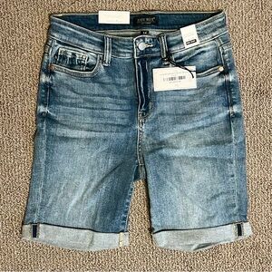 Judy Blue high waist Bermuda shorts. Size Medium.